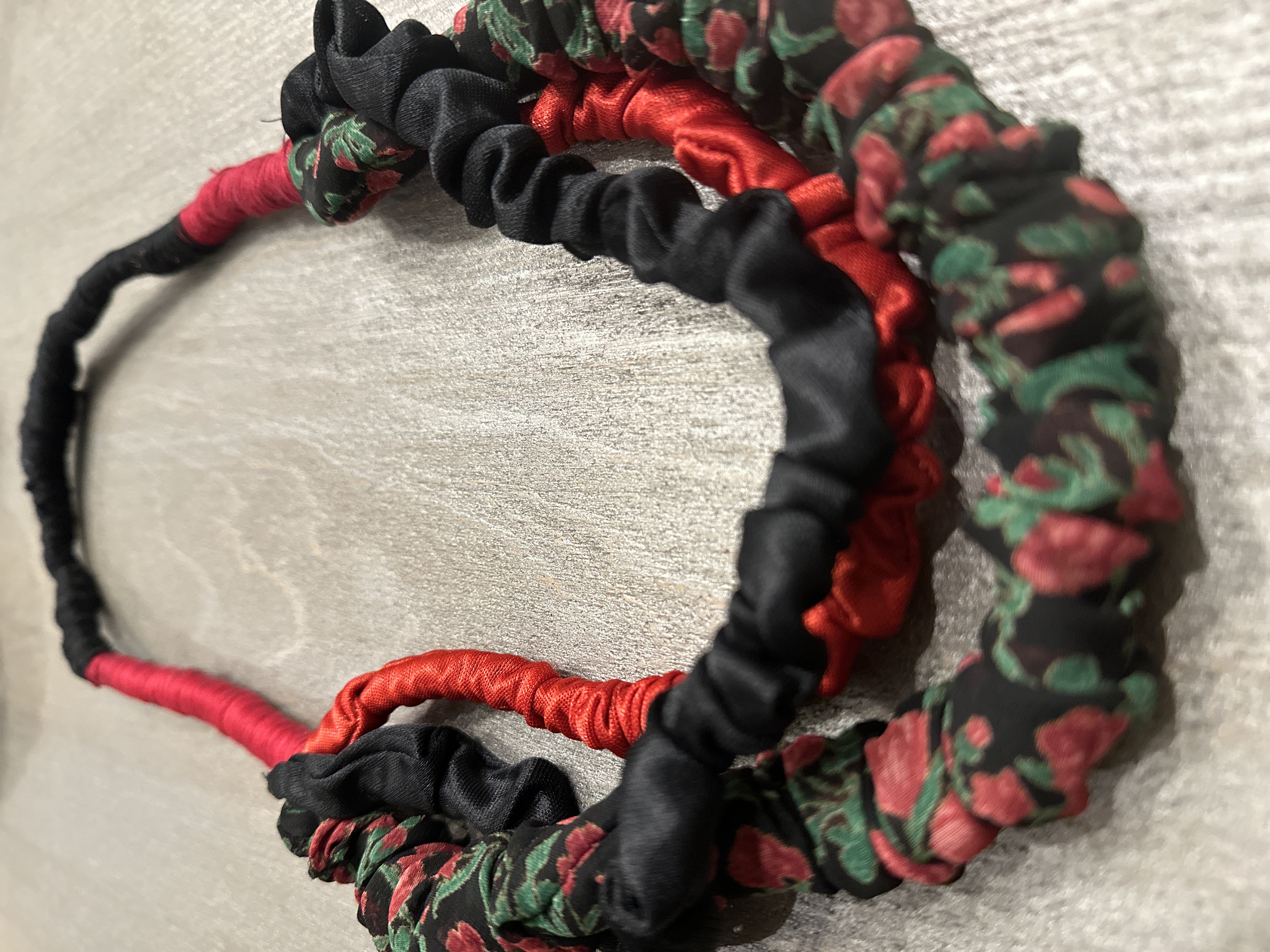 گردنبند پارچه ای